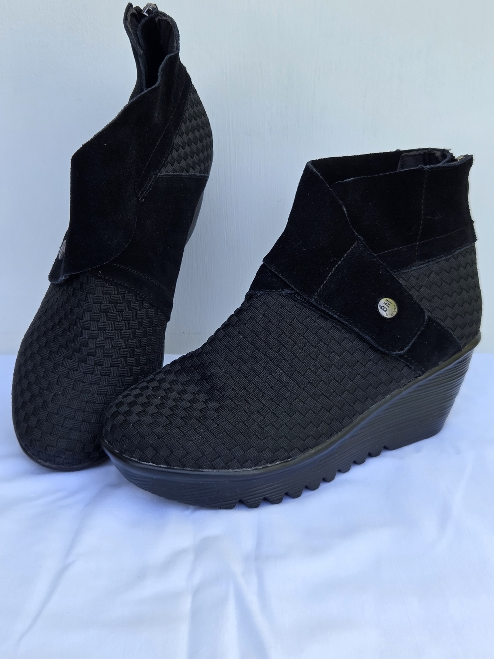 Bernie Mev. Womens Jacqueline Wedge Shoe Size-38(US7)